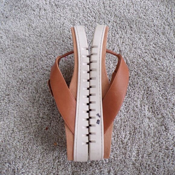 Vionic platform flipflops sandals 10 - Picture 4 of 9